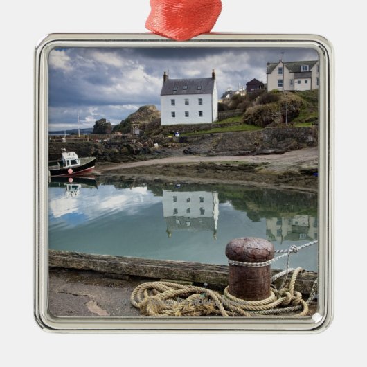 Häuser und Boote entlang dem Wasser Silbernes Ornament (Vorne)