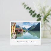 Häuser und Sognefjord-Fjord in Norwegen Postkarte (Stehend Vorderseite)