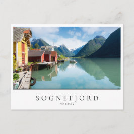 Häuser und Sognefjord-Fjord in Norwegen Postkarte
