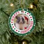 Häuserkaninchen | Hoppy Christmas Foto Keramik Ornament<br><div class="desc">Hübsche Liebhaber,  Weihnachtsweihnachtsweih,  individualisierbare Keramik-Baum-Ornament in Grün. Fügen Sie der Weihnachtsbaumdekoration des zweiseitigen Fotos ein Bild Ihres Haustierhasen hinzu.</div>