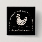 Hausfrau, die Hühner und Kinder lustig macht Button (Vorderseite)