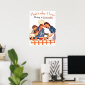 Hausfrau zeigt ihrer Familie lustige Vintage Mahlz Poster (Heimbüro)