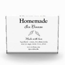 Hausgemachtes Eis und Zutaten aus Liebe