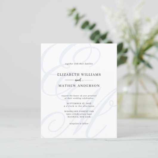 HAUSHALT Elegantes Skript Dusty Blue Monogram Wedd (Stehend Vorderseite)