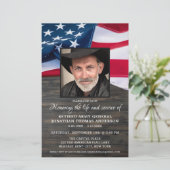 Haushaltsfeier für das Militärische Veteran (Stehend Vorderseite)