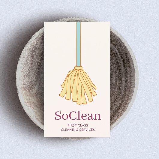 HaushaltshausHaushaltshilfe halten Gelber Mopp Visitenkarte