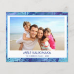 HAUSHALTSMELE KALIKIMAKA HAWAIIAN TROPISCHES FOTO<br><div class="desc">Budget Blaue glühende Imitate Foil Mele Kalikimaka Hawaiian Tropical Palm Leaf Familie Foto Weihnachtskarte. Das Bild und der Familienname können auf dieser einfachen Strand- oder Küstenurlaub Weihnachtsfamilienfotokarte ersetzt werden.</div>