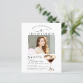 HAUSHALTSÜBERRASCHENDES PARTY Tini Bit Älterer Mar (Stehend Vorderseite)