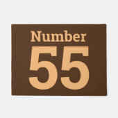 Hausnummer fett auf einem fußmatte (Vorderseite)