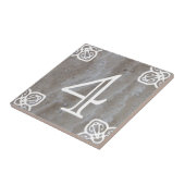 Hausnummer - spanisches Weiß auf Kalkstein Fliese (Seite)