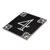 Hausnummer - spanisches Weiß auf Schwarzem Fliese (Seite)