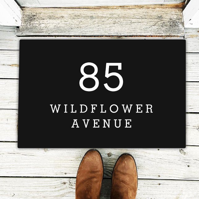 Hausnummer Straße Adresse Modern Black Fußmatte (Von Creator hochgeladen)