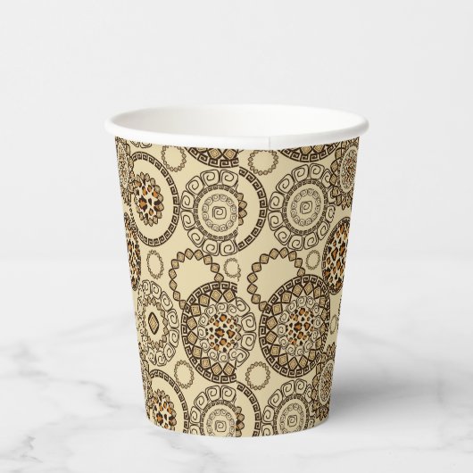 Hautbild 3 pappbecher (Rechts)