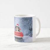 Havanese Hund im Schnee sitzend im Weihnachtswagen Kaffeetasse (VorderseiteRechts)