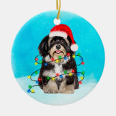 Havanese Hund sitzt im Schnee Weihnachtshutt Licht Keramik Ornament (Vorne)