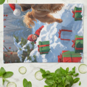 Havanese läuft in Schnee mit Weihnachtshut Geschirrtuch (Gefaltet)