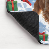 Havanese läuft in Schnee mit Weihnachtshut Mousepad (Ecke)