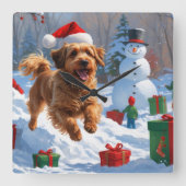 Havanese läuft in Schnee mit Weihnachtshut Quadratische Wanduhr (Vorderseite)