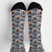Havanese läuft in Schnee mit Weihnachtshut Socken (Oben)