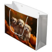 Havanese Welpe Autumn Delight Pumpkin Große Geschenktüte (Vorderseite Schrägansicht)