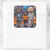 Havanische Hunde Trick-oder-Treating Halloween-Kos Quadratischer Aufkleber (Tasche)
