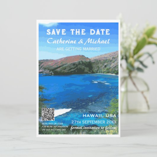 Hawaii Beach Wedding Travel Poster Style QR Code Save The Date (Stehend Vorderseite)