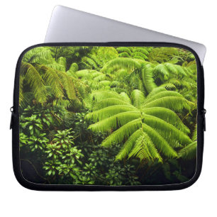 Hawaii, Big Island, Üppige tropische Vegetation in Laptopschutzhülle