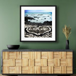Hawaii Black Sand Beach & Coral "Liebe" Foto Poster<br><div class="desc">"Liebe", entspannen und genießen Sie die Schönheit dieses unberührten, schwarzen Sandstrandes der Großen Insel, während Sie dieses Foto drucken Plakat der hawaiianischen Küste. Ich habe das Glück, dieses Herz aus Korallengestein gepunktet zu haben, während ich am späten Nachmittag an diesem Strand spaziere. Sie können leicht personalisieren dieses Poster plus ich...</div>