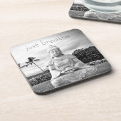Hawaii Buddha Black and White Foto Atmen Sie einfa Getränkeuntersetzer (Linke Seite)