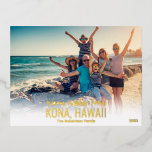 HAWAII CHRISTMAS CARD | BEACH FOTO POSTCARDS FOLIEN FEIERTAGSPOSTKARTE<br><div class="desc">Senden Sie personalisierte und herzliche Wünsche an diesem Foto Weihnachts-Postkarte von Ihrem Lieblingsort! Dieses familiäre Foto personalisierte Postkarte ist lustig und preiswert zu verschicken. Diese echte Goldfolie modernes Design arbeitet Florida nach Hawaii, Kalifornien nach Maine! Sie können die Position, den Gruß und den Familiennamen anpassen - alles in Goldfolie! Egal...</div>