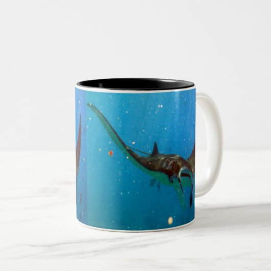 Hawaii-Mantarochen Zweifarbige Tasse (VorderseiteRechts)