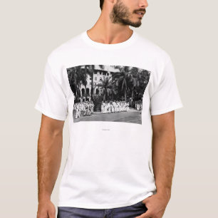 Hawaii - Marine-Jungen warteten Bus außerhalb YMC T-Shirt