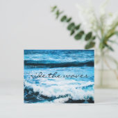 Hawaii Tropical Blue Ocean Ride the Waves Script Postkarte (Stehend Vorderseite)