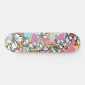 Hawaiianische Blume Hibiskus Weiße Pastellfarben Skateboard (Horizontal)