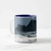 Hawaiianische Küsteninsel tropisches Paradies Zweifarbige Tasse (Vorderseite Links)