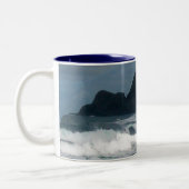 Hawaiianische Küsteninsel tropisches Paradies Zweifarbige Tasse (Links)