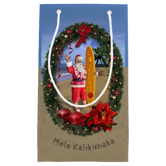 Hawaiische Sankt mit Surfbrett am Strand Kleine Geschenktüte (Vorderseite)