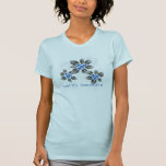 Hawaiische Stechpalmen-Chanukka-blaues Blumen T-Shirt<br><div class="desc">Hau'oli Hanukaha ist Hawai'ian für glückliches Chanukka! Diese Illustration stellt eine tropische Interpretation der Stechpalme in Chanukka-Farben und in den subtilen Steigungen zur Schau. Die Beschriftung wird mit Schnee für eine addierte Überraschung abgewischt. Die Hauptgraphik ist auf der Front, während es eine kleine Begleitergraphik auf der Rückseite des T-Shirts gibt....</div>