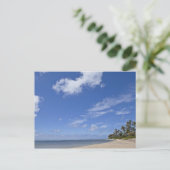 Hawaiischer Strand mit Palmen. Postkarte (Stehend Vorderseite)