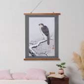 Hawk on Snow Covered Branch, Ohara Koson Wandteppich Mit Holzrahmen (Schlafzimmer)
