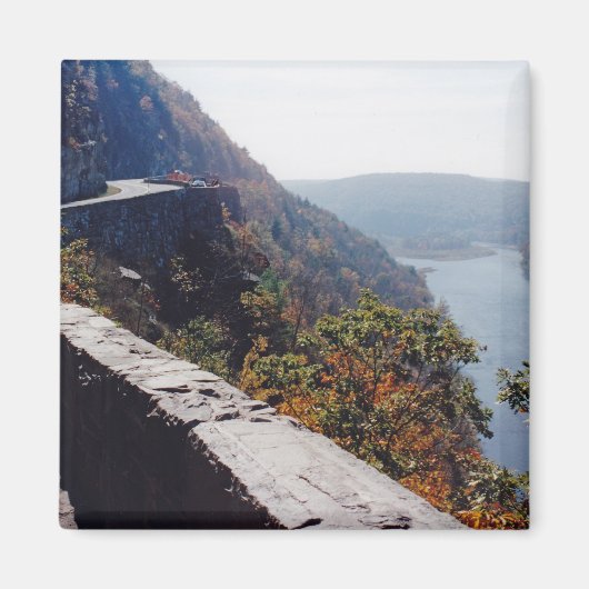 Hawksnest Magnet (Vorne)