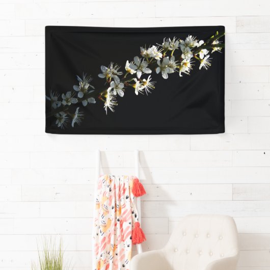 Hawthorn-Blume Banner (Insitu)