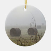 Hay Bales im Nebel Keramik Ornament (Vorne)