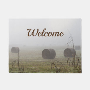 Hay Bales in Nebel Willkommen Türmatte