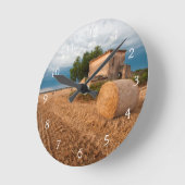 Haybale in der Provence Runde Wanduhr (Winkel)
