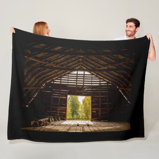 Hayloft aus altbraunem Stall mit Blick Fleecedecke (Beispiel)
