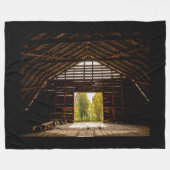 Hayloft aus altbraunem Stall mit Blick Fleecedecke (Vorderseite (Horizontal))