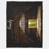 Hayloft aus altbraunem Stall mit Blick Fleecedecke (Vorderseite)