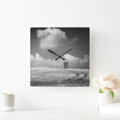 Haystack And Tracks minimalist Quadratische Wanduhr (Zuhause)