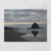 Haystack Rock am Strand von Cannon Postkarte (Vorderseite)